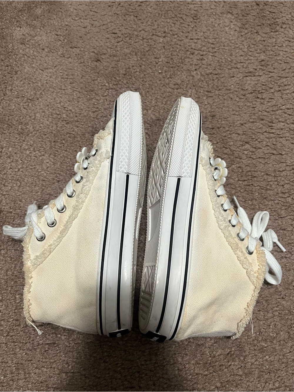 Floral Embroidery Canvas Sneakers - Picture 4 of 8